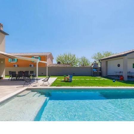 Villa Edi-Heated Pool & E-Bike Sisan Exterior photo