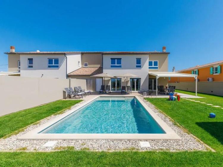 Villa Edi-Heated Pool & E-Bike Sisan Exterior photo